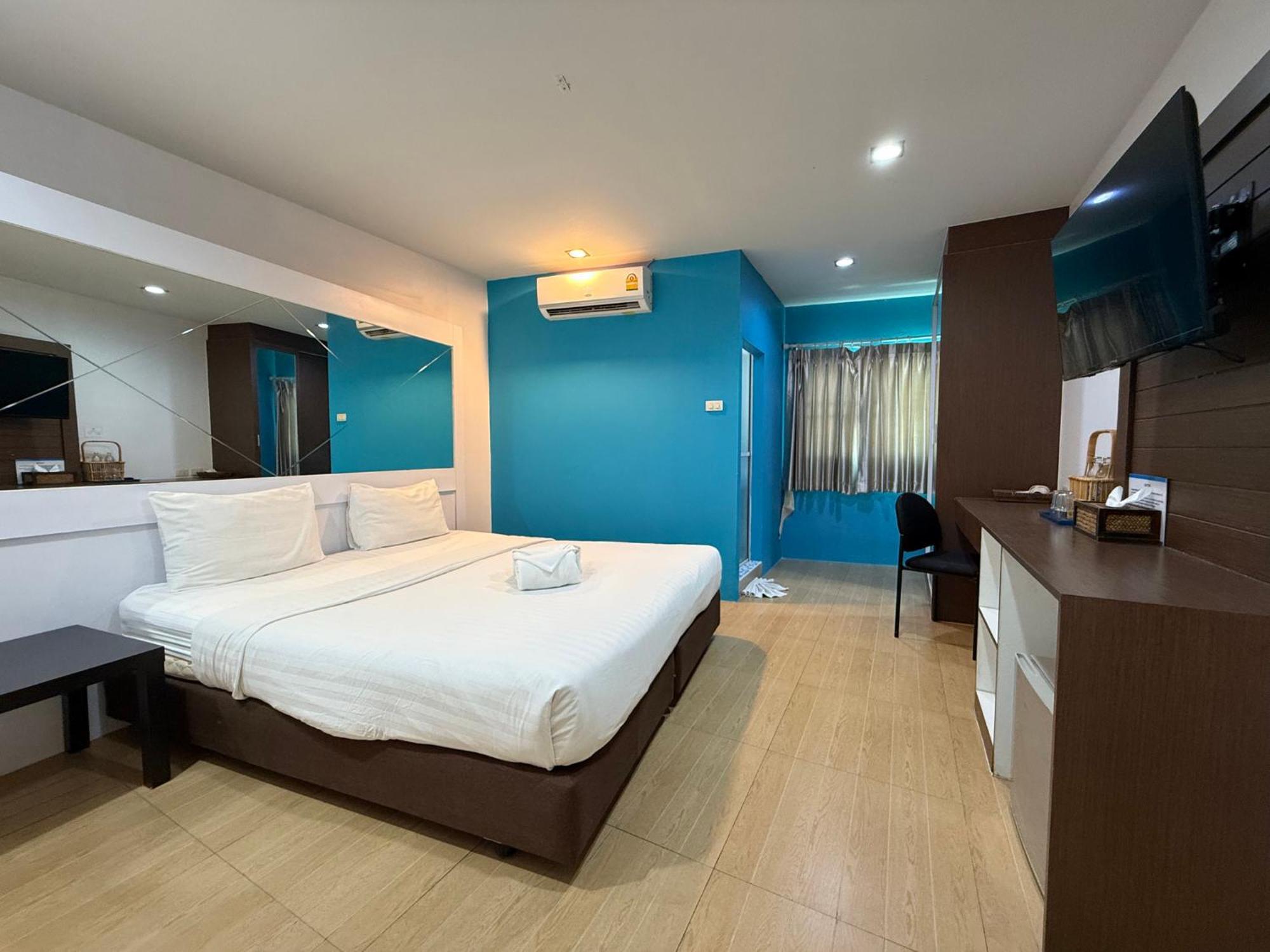 Bed By Cruise Hotel At Samakkhi-Tivanont Nonthaburi Exterior photo